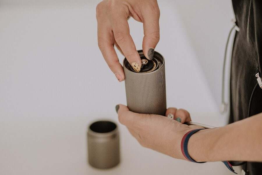 Matlán Molinillo Manual de Café con Ajustes interiores en Aluminio | Molino  Café en Grano con Diseño Clásico | Moledor de Café a Mano para Espresso 