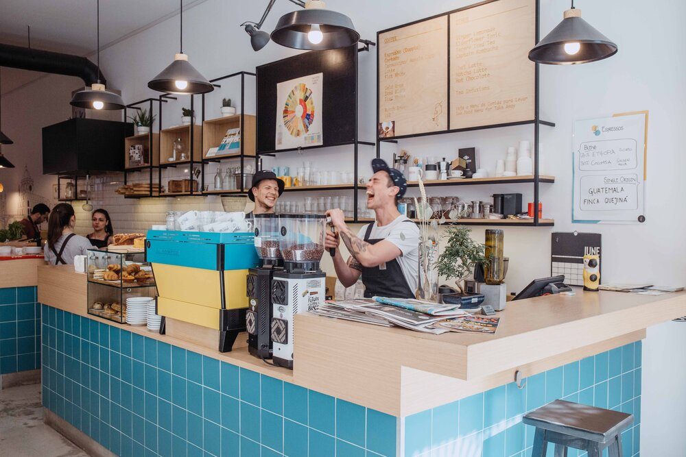 bird of passage cafe porto