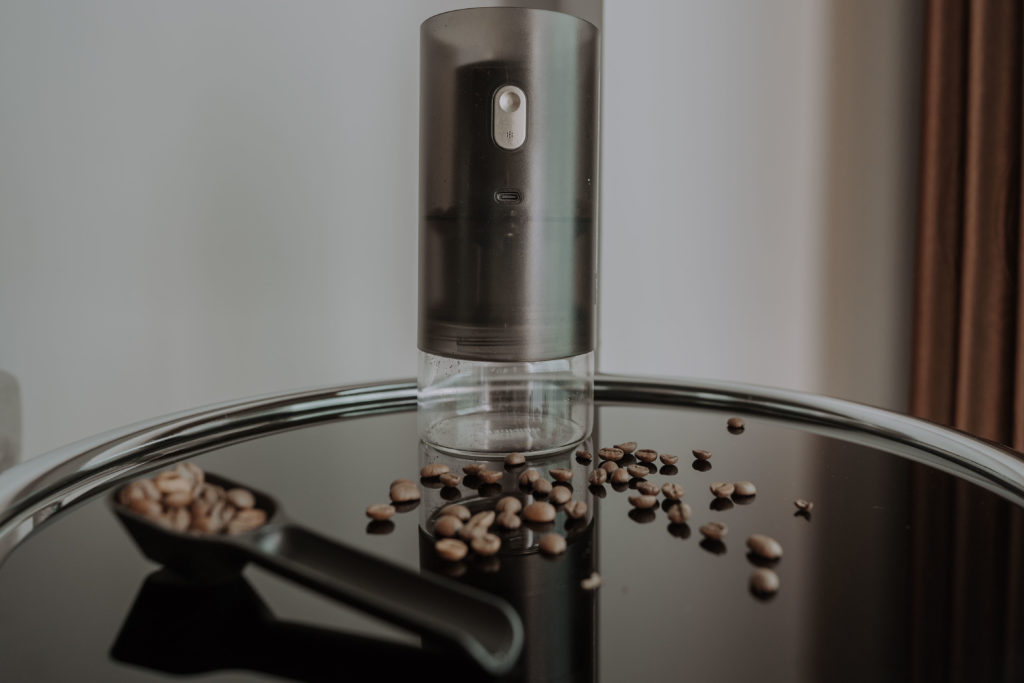 The Best Manual Coffee Grinder (2022) to Brew on the Go