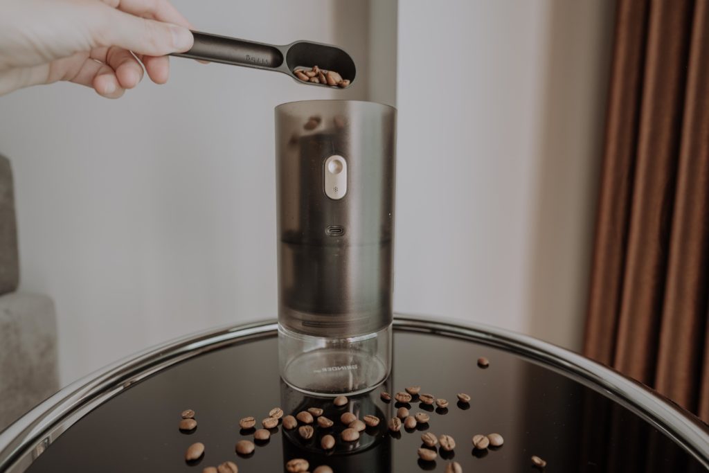 The Best Manual Coffee Grinder (2022) to Brew on the Go